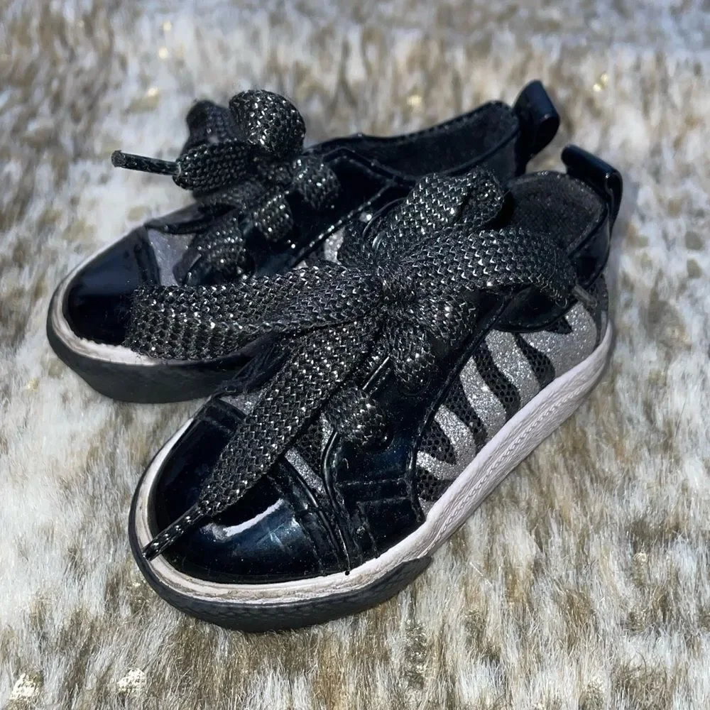 5 for $25🔥Koala Kids‎ Silver Zebra Striped Sneakers Girls Size 3